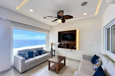 Image de 1364 Marino, 6th floor Ocean Front 2 bedroom