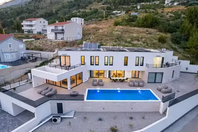 Image de Villa de luxe avec vue sur mer et jacuzzi