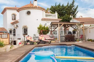 Image de Charmante Villa avec Piscine Privée à Miami Platja - Parfaite pour Familles et Amis