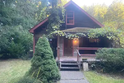 Image de Tremendous 3-bedroom bungalow in welcoming Yelm perfect for a rustic getaway