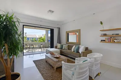 Image de Modern 2-Bed Green Point Haven | Stylish & Central