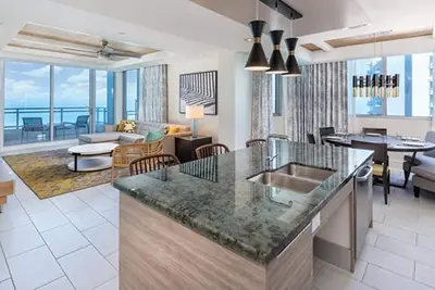 Image de 2 Bedroom Presidential Suite @ Wyndham Clearwater: Sleeps 8, Avail: 3/22 - 3/29