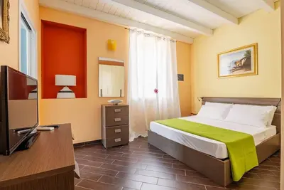 Image de nonMama | 2-Bath Stylish Apt near Mondello Beach