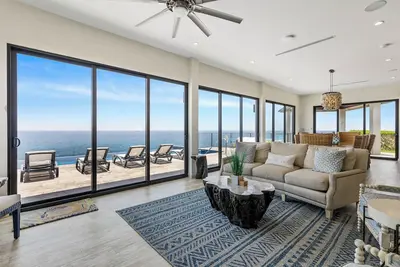 Image de Bella Vista: Oceanside Villa with Heated Pool, Jacuzzi, + Alfresco Dining Gazebo