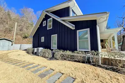 Image de Luxury Lake Burton Stay in Charming Clayton, Ga! Pet friendly!