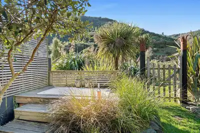 Image de Brook Beauty - Nelson Holiday Home