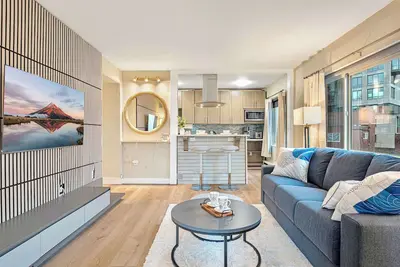 Image de Downtown Seattle Corner Unit with Skyline Views