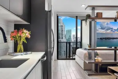 Image de Mvr  Ultra-Lux Studio with Epic Water Views