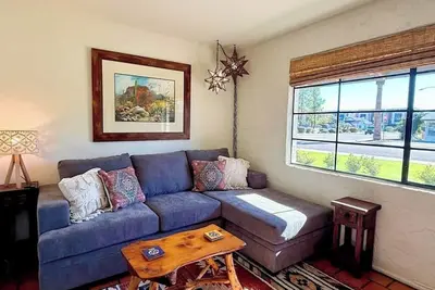 Image de Old Town Oasis: Stylish Casita Steps to Fun