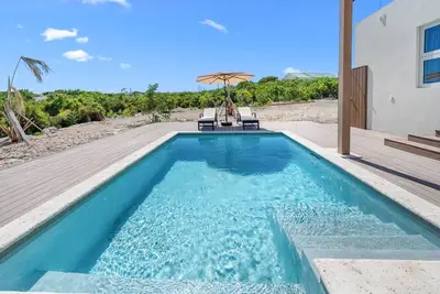 Image de Gorgeous 3-bedroom Villa with Ac, Pool/Hot Tub in Cooper Jack Bay Settlement