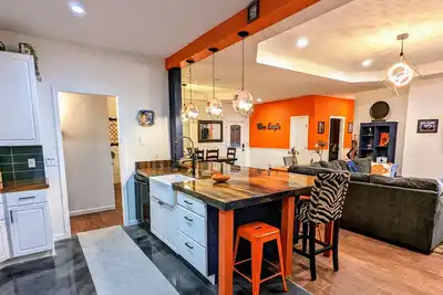 Image de New! TigerRanch — Two Homes, 20 Acres, 6 Bedrooms, Sleeps 14 | 20-25 Minutes to Auburn University