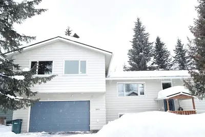 Image de New~Airport~Game Room~Near Lake~Family~Bear Haus