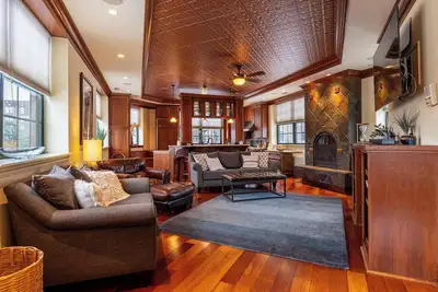 Grand Luxury Loft right Downtown