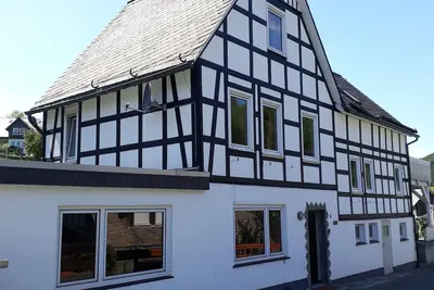 Image de Fachwerkhaus mit 5 Schlafzimmern bei Winterberg by Interhome