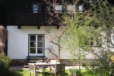 Image de Gemütliches Ferienhaus in Lofer mit Garten by Interhome
