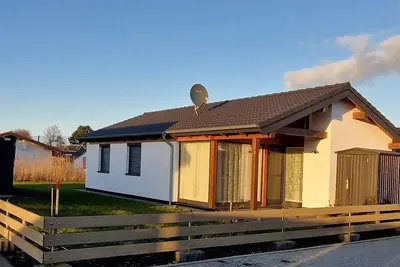 Image de G8 freistehendes Ferienhaus mit Gartenhaus by Interhome
