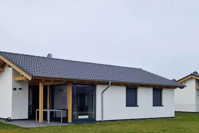 Image de G16 Eingezäuntes Haus mit Terrasse und Garten by Interhome