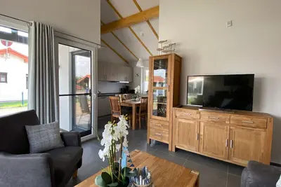 Image de N11 Ferienhaus mit Garten in Eckwarderhörne by Interhome