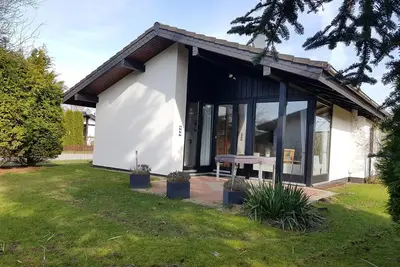 Image de F12 Freistehendes Haus mit Garten an der Nordsee by Interhome