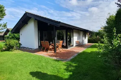 Image de L3 Eingezäuntes Ferienhaus in Eckwarderhörne by Interhome