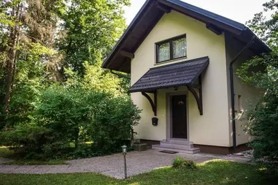 Image de Kleines Haus am Rande des Waldes by Interhome