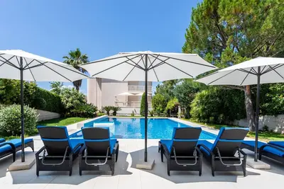 Image de Große Ferienwohnung mit Pool, Garten und Terrasse by Interhome