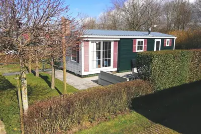 Image de Gemütliches Chalet mit Terrasse by Interhome