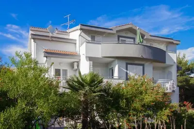 Image de mit Terrasse by Interhome