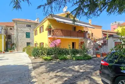 Image de Wohnung in der Altstadt mit Terrasse und Parkplatz by Interhome