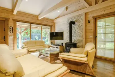 Image de Charmantes Ferienhaus in Dębina mit Offenem Kamin by Interhome