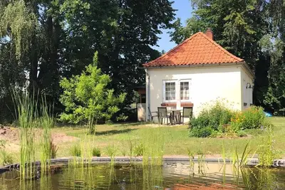 Image de Kleines Ferienhaus im Grünen bei Lüneburg by Interhome