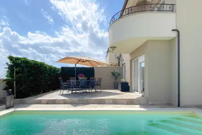 Image de \"Hanna\" mit privatem Pool by Interhome