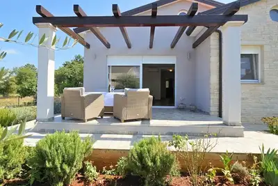 Image de \"Villa Pavlovic\" mit Garten und Grill by Interhome