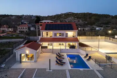 Image de Cottage \"Lazy Day Oasis\" mit Whirlpool by Interhome