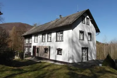 Image de Traditionelles Haus, umgeben von Wäldern in Ralsko by Interhome