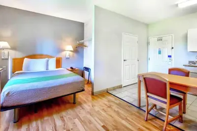 Image de Family Suite | 2 Full Beds & Kitchenette | Smoke Free