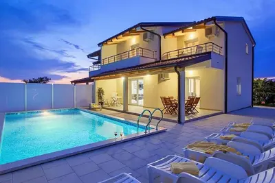 Image de mit Garten, Grill und Terrasse by Interhome