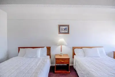 Image de Relaxing 2 Queen Beds Stay Near Local Dining