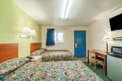 Image de Charming Stopover Along Hwy 287 – Great for Road Trips