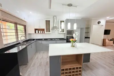 Image de My Home Escape to Lusaka's newest luxury in Meanwood Ibex!