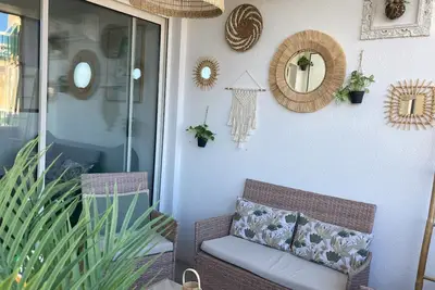 Image de Seaside Tropical Duplex mit Pool by Interhome