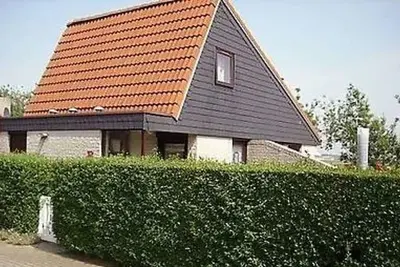 Image de mit gepflegtem Garten in Julianadorp by Interhome