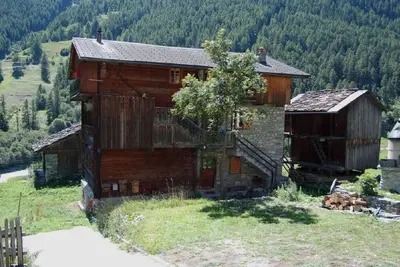 Image de \"Base Camp Evolène\" by Interhome