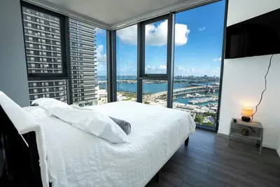 Image de Downtown Miami 2br Skyline Retreat-Sleeps 6-Ocean + City Views-Walk to Bayside
