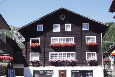 Image de Fewo mit Blick auf die Berge by Interhome