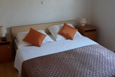 Image de für vier Personen mit Terrasse by Interhome