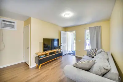 Image de Explore & Relax! Norfolk Duplex < 1 Mi to Beach