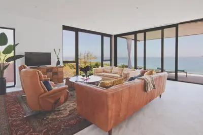 Image de Red Rock Ocean View Villa - Baywatch Apartment by Interhome