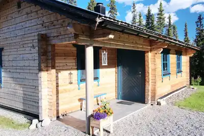 Image de Charmantes modernes Blockhaus mit Kamin by Interhome