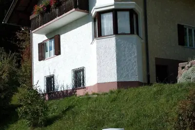 Image de in ruhiger Lage am Waldrand by Interhome